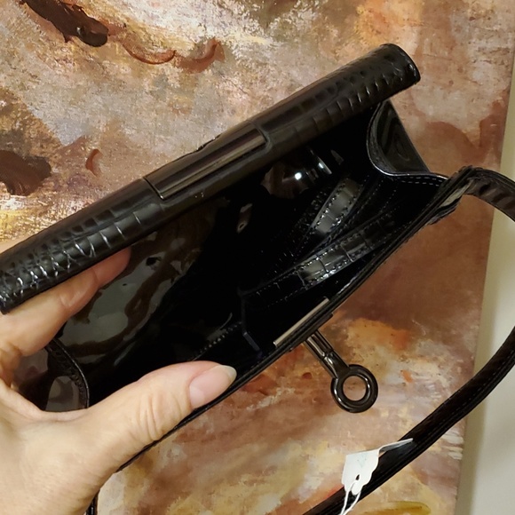 NWT Gu-De $875 patent and snakeskin embossed top handle bag - Picture 4 of 4